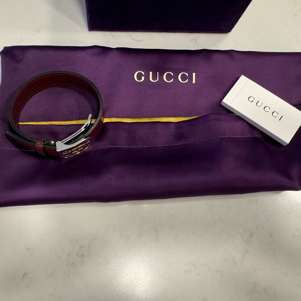 Gucci Burgundy Leather Watch in Purple and Gold Box - Picture 6 of 7